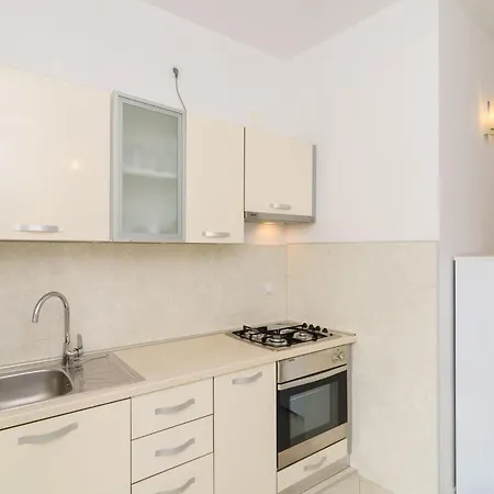 & Bari I - With Balcony And View First Floor -apt 4 Apartment