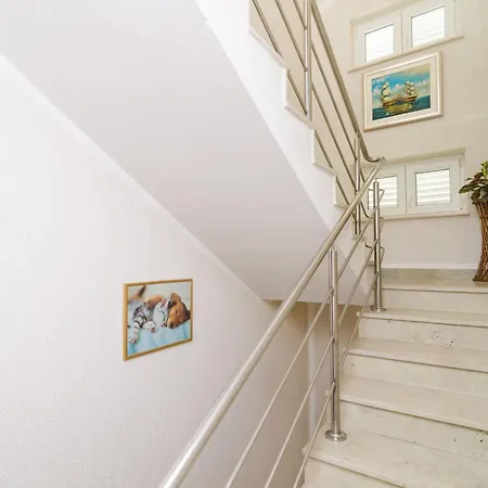 Apartment & Bari I - With Balcony And View First Floor -apt 4 *