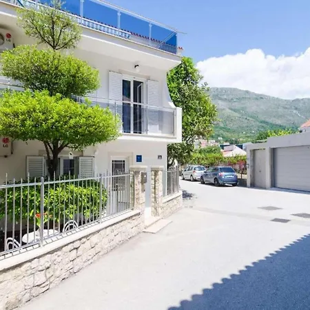 & Bari I - With Balcony And View First Floor -apt 10 *