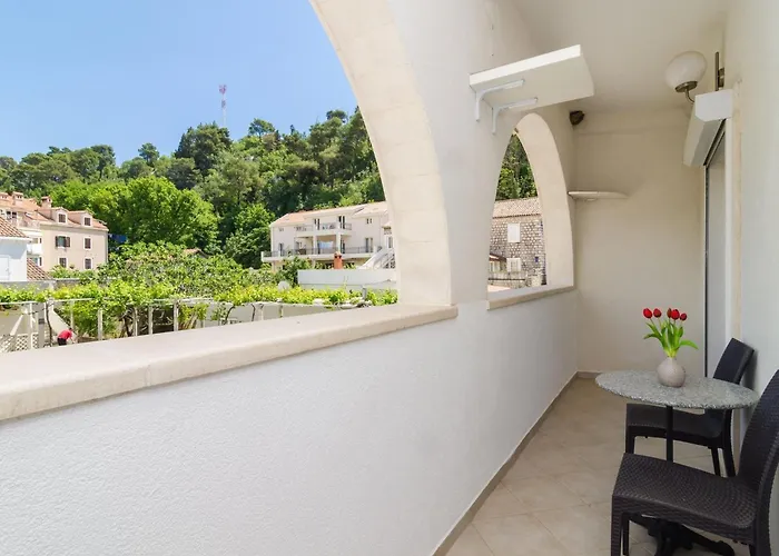 & Bari I - With Balcony And View First Floor -apt 10 *