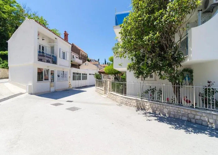 Apartament & Bari I - With Balcony And View First Floor -apt 10