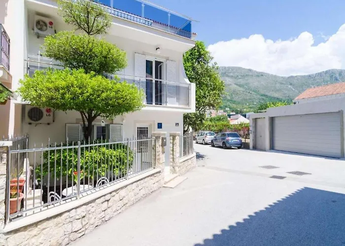 & Bari I - With Balcony And View First Floor -apt 10 *